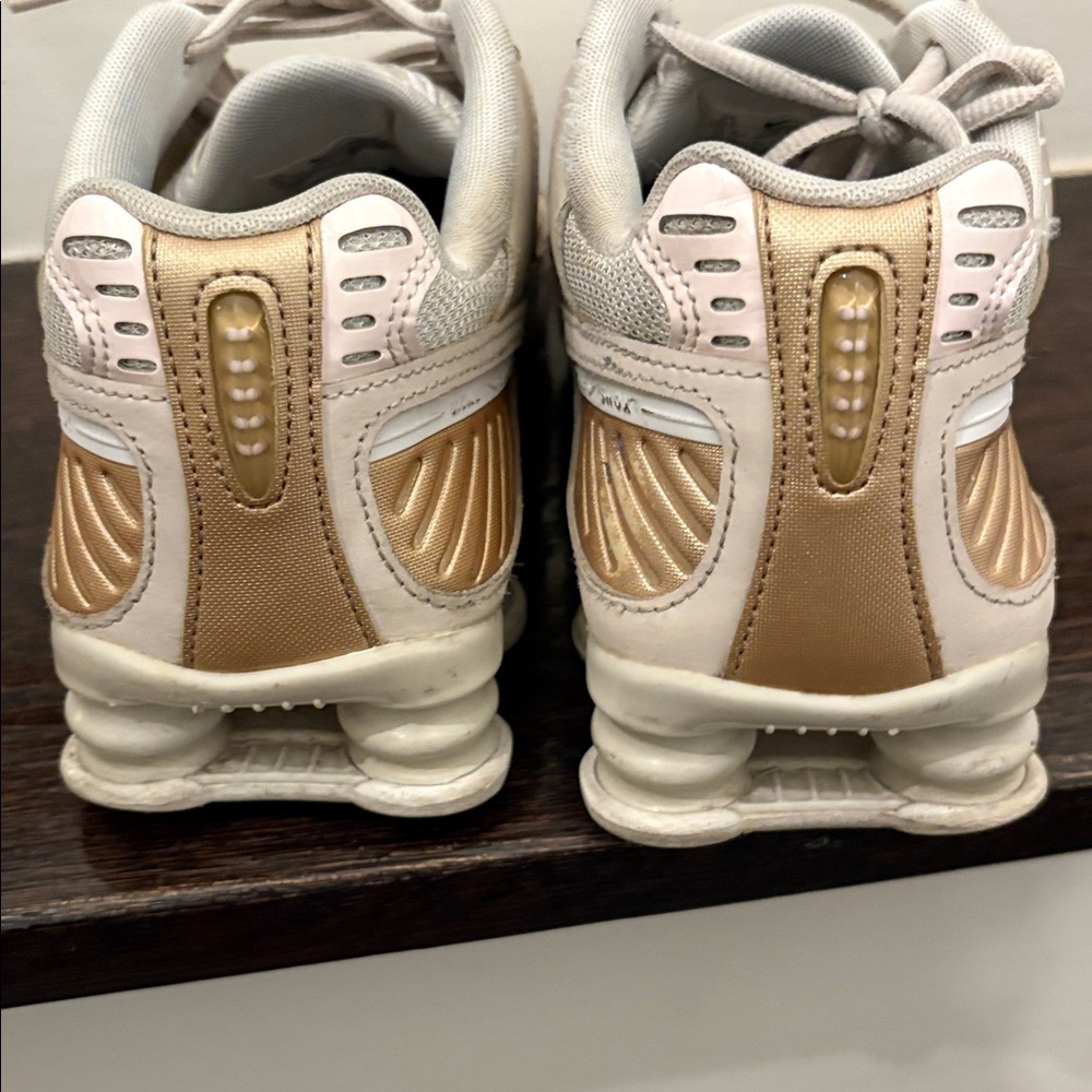 Nike Shox Women's Cream and Gold Sneakers - Picture 3 of 7